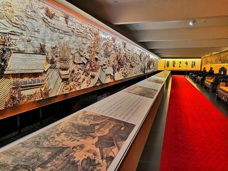 聚典阁黄花梨雕刻版《清明上河图》